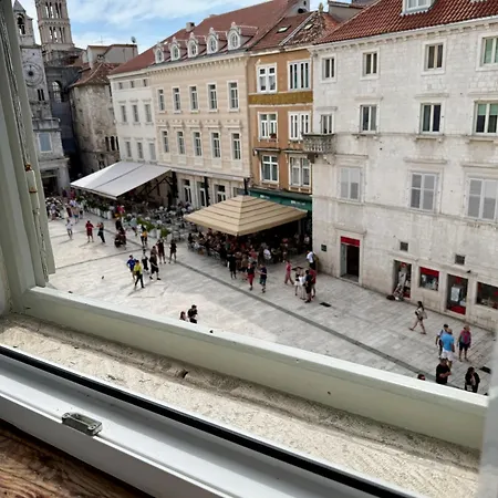Piazza 3* Split